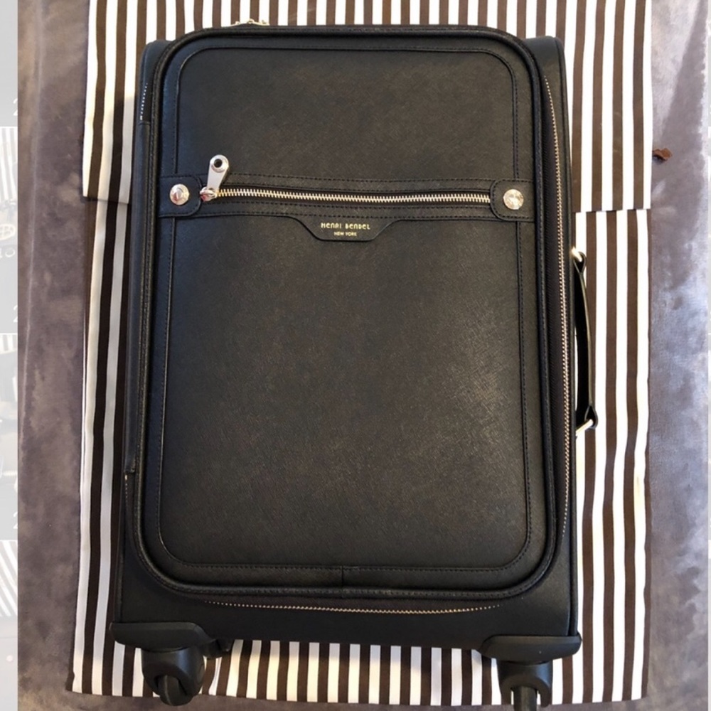 Henri Bendel West 57th 360 Wheelie